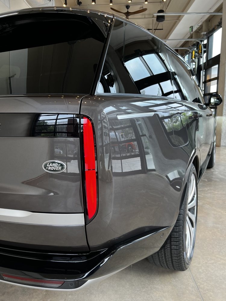 Land Rover Palm Beach