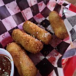 Zio's Pizza - Fried mozzarella