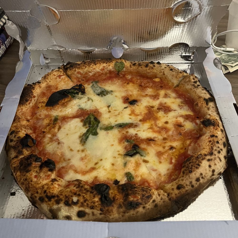 Song E Napule - Rutherford - Margherita - Pizza Near Me - Rutherford, New Jersey