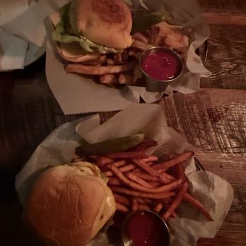 The Globe - 09/18/25 - National Cheeseburger Day - Pubs Near Me - New York, New York
