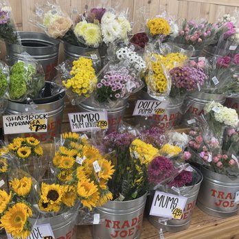 Trader Joe's - Fresh flowers, interior Trader Joe's, Hoover Al - Grocery Near Me - Hoover, Alabama