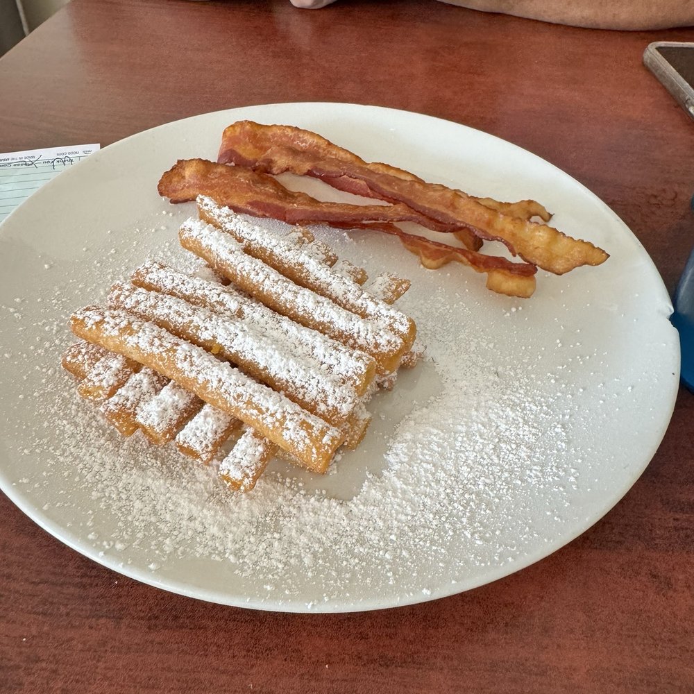 Brick House Eatery - Fun cake!! - American Near Me - Monticello, Florida