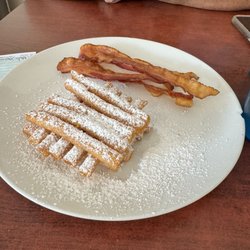 Brick House Eatery - Fun cake!!