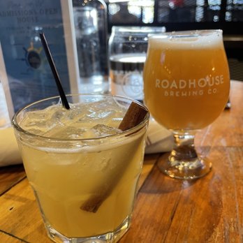 Roadhouse Pub & Eatery - Sweater Weather - Gastropubs Near Me - Jackson, Wyoming