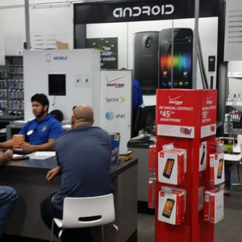 Best Buy - I should have taken a pic of the customers waiting but at that time I was the only one still waiting. The others left. - Computers Near Me - Humble, Texas