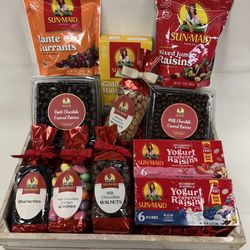 Sun-Maid Market - Classis holiday gift basket