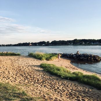 Dockside Restaurant - Seafood Near Me - Colonial Beach, Virginia