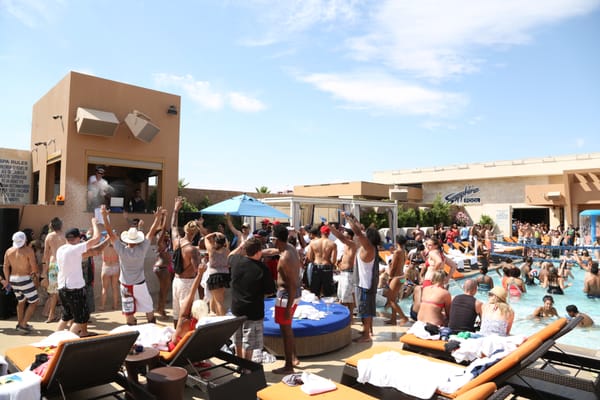 Sapphire Pool & Dayclub by null