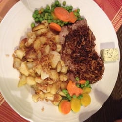 Gasthaus Zur Taverne Josef's - Zweibelsteak mit bratkartoffeln.