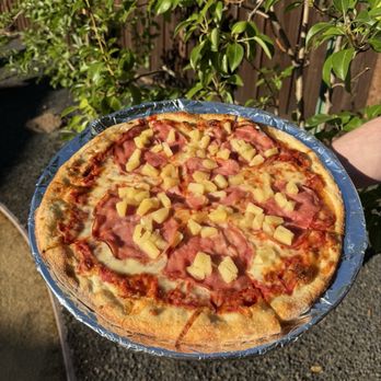 Blackhawk Pizzeria - Hawaiian - Pizza Near Me - Danville, California Blackhawk Pizzeria - Hawaiian - Pizza Near Me - Danville, California