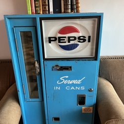 Vic's Oven - Old Pepsi machine