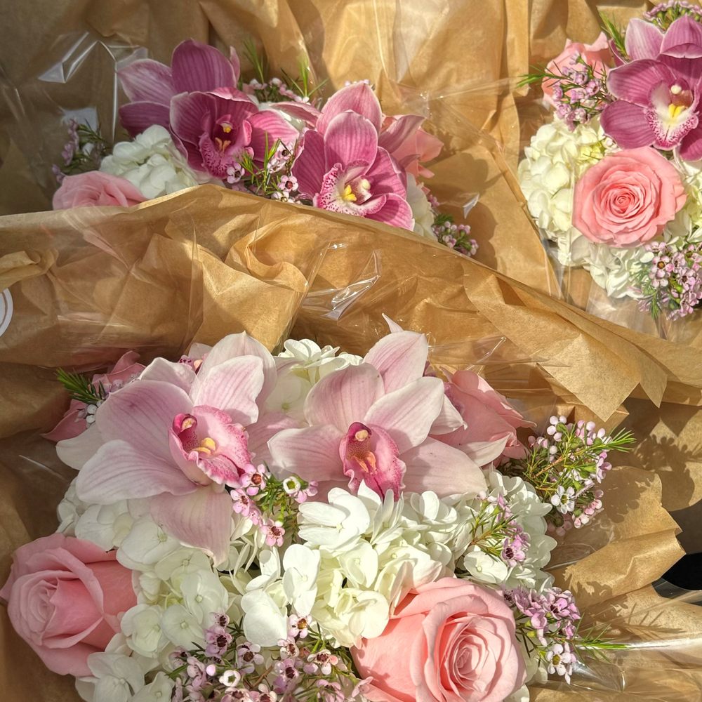 French Florist - Mother's Day Blooms - Florists Near Me - El Segundo, California French Florist - Mother's Day Blooms - Florists Near Me - El Segundo, California