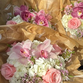 French Florist - Mother's Day Blooms - Florists Near Me - El Segundo, California French Florist - Mother's Day Blooms - Florists Near Me - El Segundo, California
