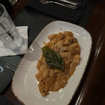 Craig's - Rigatoni alla vodka - American Near Me - West Hollywood, California Craig's - Rigatoni alla vodka - American Near Me - West Hollywood, California