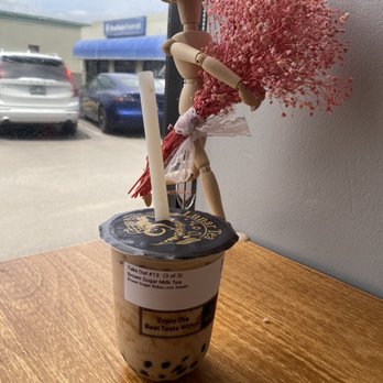 Lunar Tea - Brown sugar boba makes the kiddies happy - Coffee & Tea Near Me - Honolulu, Hawaii