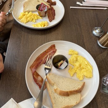 Red Maple - Cafes Near Me - Los Angeles, California Red Maple - Cafes Near Me - Los Angeles, California