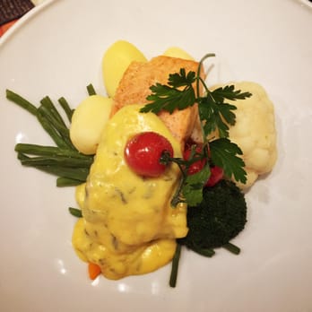 Le Cambridge - Saumon en sauce - Brasseries Near Me - Ottignies-Louvain-la-Neuve, WBR