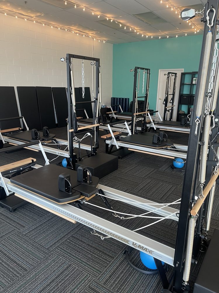 Gold Line Pilates Logo