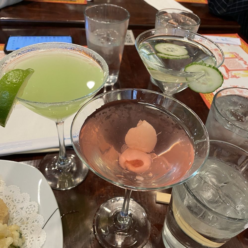 OGinger - Lychee martini (pink), apple pear martini (green), sake martini (clear) - Sushi Bars Near Me - Somerville, Massachusetts OGinger - Lychee martini (pink), apple pear martini (green), sake martini (clear) - Sushi Bars Near Me - Somerville, Massachusetts
