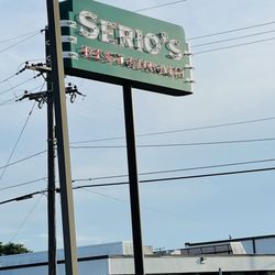 Serio's Italian Steakhouse - Famous neon sign of Serio's