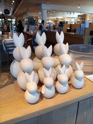 Crate & Barrel by null