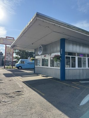 Mama Jo's Chicken, Biscuits, BBQ by null