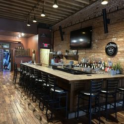 Great atmosphere, brick walls, open ceiling