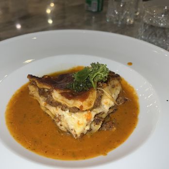 Davino - Lasagna Bolognese - Mediterranean Near Me - Cancún, ROO Davino - Lasagna Bolognese - Mediterranean Near Me - Cancún, ROO