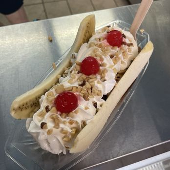 Mariposa Ice Cream - Banana Split - Ice Cream & Frozen Yogurt Near Me - San Diego, California