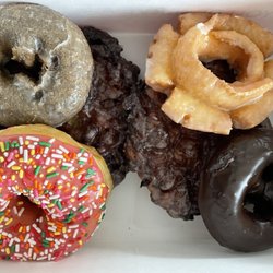 Combo Donut - Donuts on top of apple fritters.