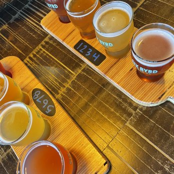 Six Byrd Cider - 8 flavor options of ciders to choose from - Cideries Near Me - Phoenix, Arizona