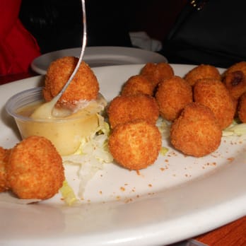 Hollywood Grill - Fried Mushrooms were good - American Near Me - Chicago, Illinois