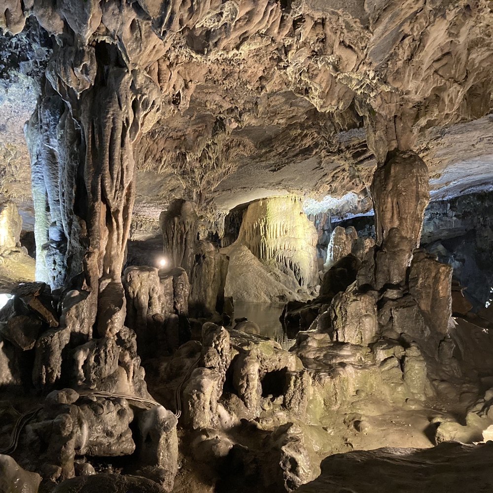 Echo Dell Indian Echo Caverns - Deep inside the cave - Landmarks & Historical Buildings Near Me - Hummelstown, Pennsylvania Echo Dell Indian Echo Caverns - Deep inside the cave - Landmarks & Historical Buildings Near Me - Hummelstown, Pennsylvania