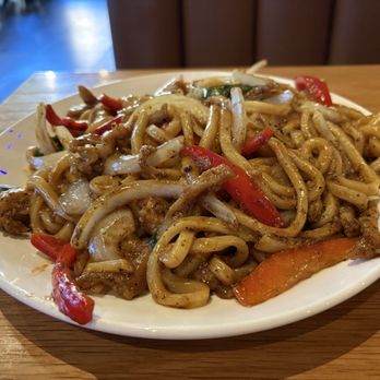 Dumpling King Asian Cuisine - Stir-Fried Udon Noodles with pork - Szechuan Near Me - Sacramento, California Dumpling King Asian Cuisine - Stir-Fried Udon Noodles with pork - Szechuan Near Me - Sacramento, California
