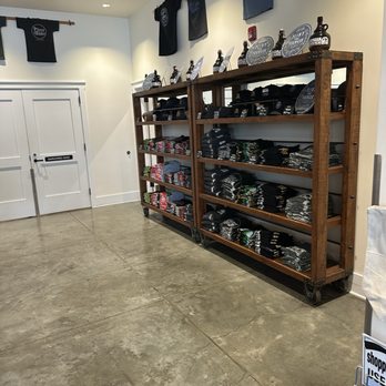 Russian River Brewing - Gift Shop - Brewpubs Near Me - Windsor, California