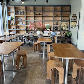 Debutea - Brooklyn - Inside - Poke Near Me - Brooklyn, New York