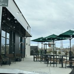 Starbucks - Outside seating area