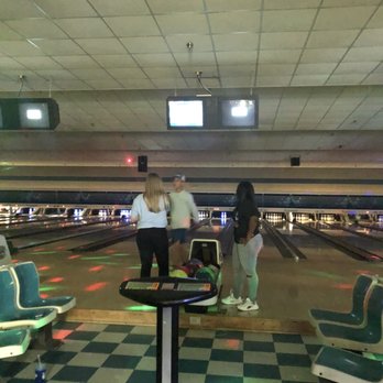 Four Seasons Bowling Center - Mad Bc he go to go first - Bowling Near Me - Alexandria, Louisiana