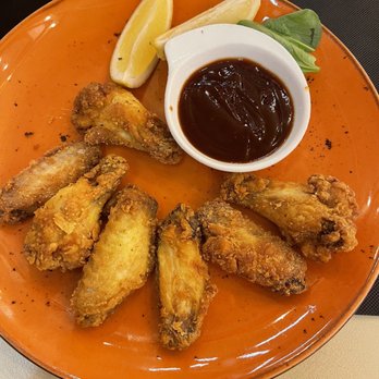 Museu da Cerveja - Wings - Bars Near Me - Lisbon, 11