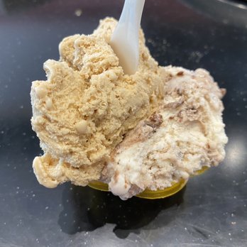 I Tre Mori - Salted butter caramel gelato on the left and Mozart gelato on the right. - Pizza Near Me - Indianapolis, Indiana