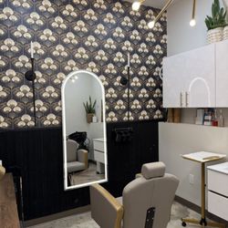 Iconic Skin Clinic - Canyon Lake - Beautiful Treatment Room!
