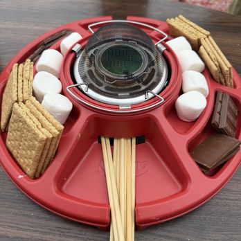 Chicken N Pickle - St Charles - Smores - Sports Bars Near Me - Saint Charles, Missouri