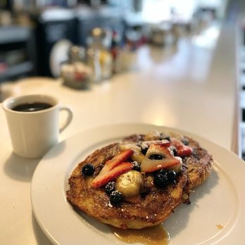 The Worker Bee Cafe - a plate of french toast with berries and bananas - Breakfast & Brunch Near Me - Carpinteria, California