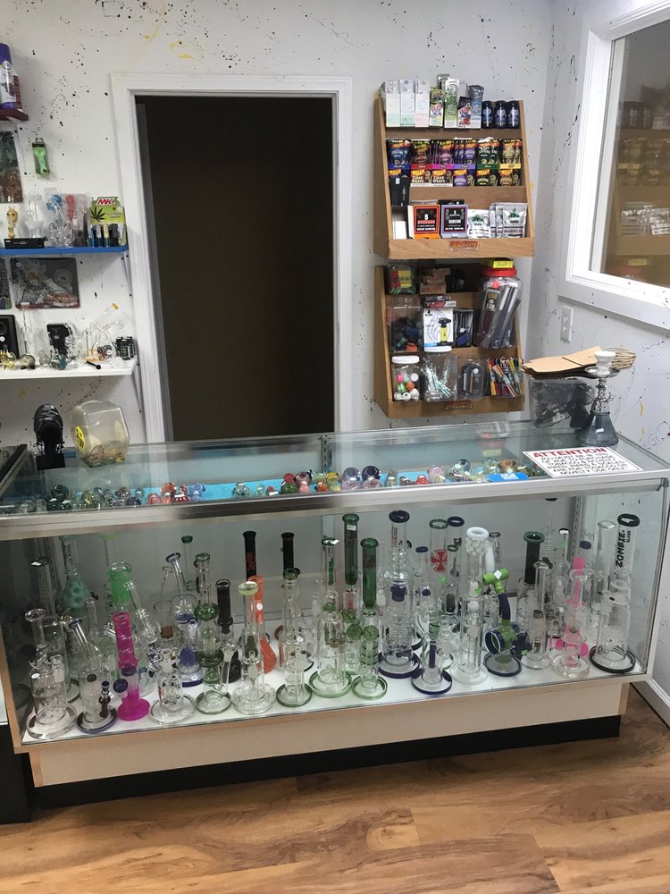 D&J VAPORS Updated June 2024 115 S Dixie St, Horse Cave, Kentucky