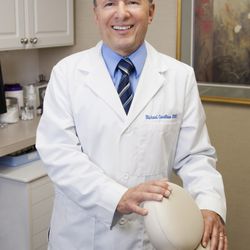 Richard Cavallaro, DDS