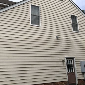 Akins Power Washing Services - Two story vinyl house siding power washed - Pressure Washers Near Me - Bowie, Maryland Akins Power Washing Services - Two story vinyl house siding power washed - Pressure Washers Near Me - Bowie, Maryland