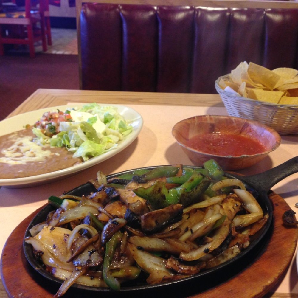 El Azteca - Veggie fajitas. - Mexican Near Me - Wapakoneta, Ohio