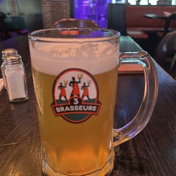 3 Brasseurs - Alibi-Lager - Brewpubs Near Me - Pointe-Claire, Quebec 3 Brasseurs - Alibi-Lager - Brewpubs Near Me - Pointe-Claire, Quebec