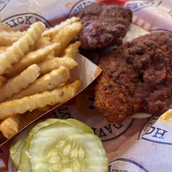 Dave's Hot Chicken - Chicken Shop Near Me - Vienna, Virginia Dave's Hot Chicken - Chicken Shop Near Me - Vienna, Virginia