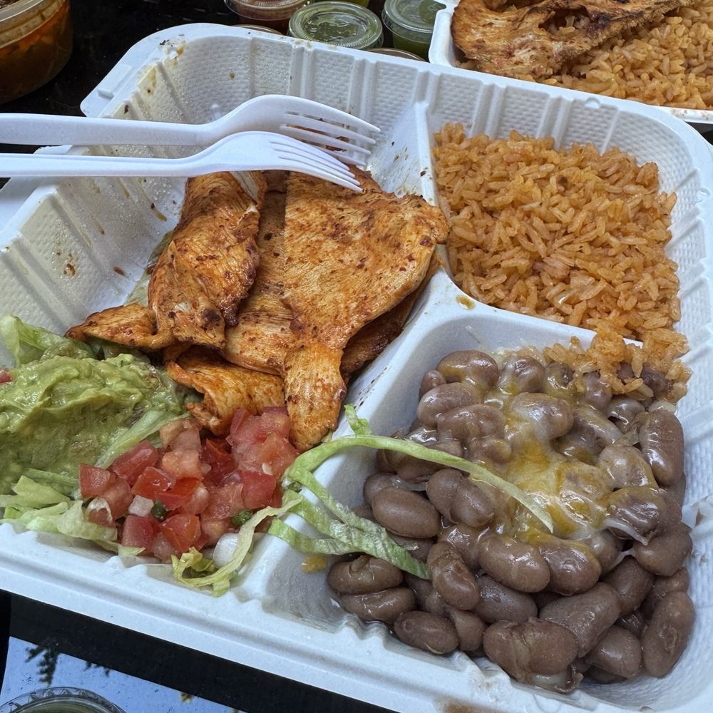 Tacos El Bajio - Food Trucks Near Me - Renton, Washington Tacos El Bajio - Food Trucks Near Me - Renton, Washington